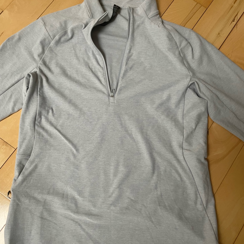 Lululemon Pullover. Excellent Condition, Comforta… - image 1